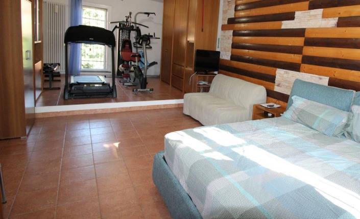 Image No.10-3 Bed Country House for sale