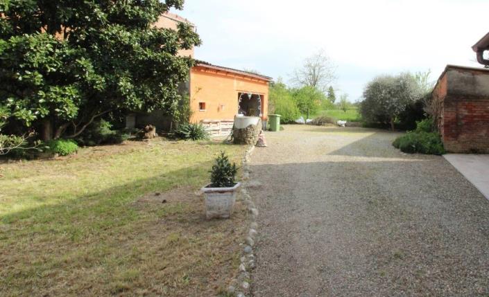 Image No.32-3 Bed Country House for sale