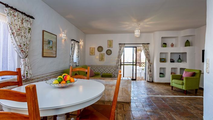 Image No.10-2 Bed Villa for sale