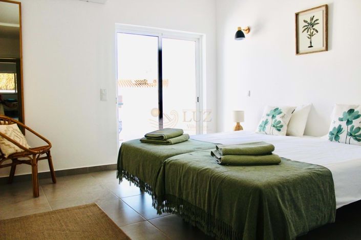 Image No.40-2 Bed Townhouse for sale