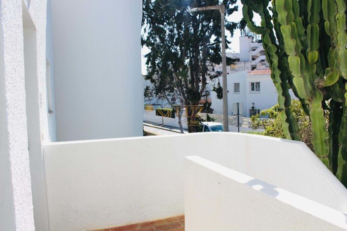 Image No.8-2 Bed Townhouse for sale