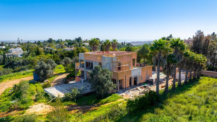 Image No.2-4 Bed Villa for sale