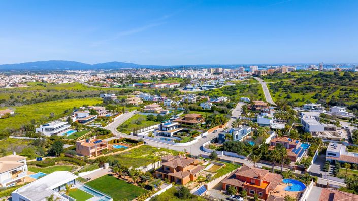 Image No.15-Villa for sale