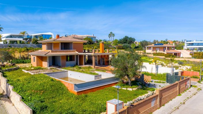 Image No.2-Villa for sale