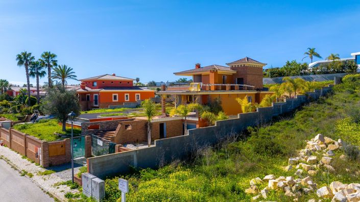 Image No.8-Villa for sale