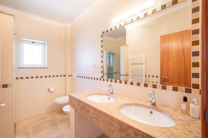 Image No.26-5 Bed Villa for sale