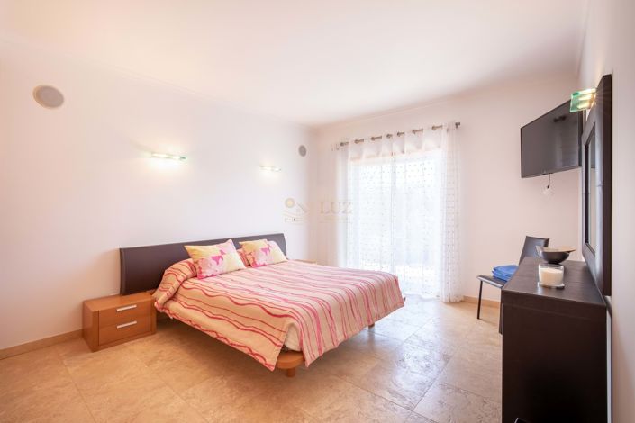 Image No.27-5 Bed Villa for sale