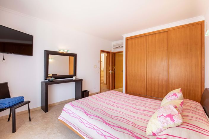 Image No.28-5 Bed Villa for sale