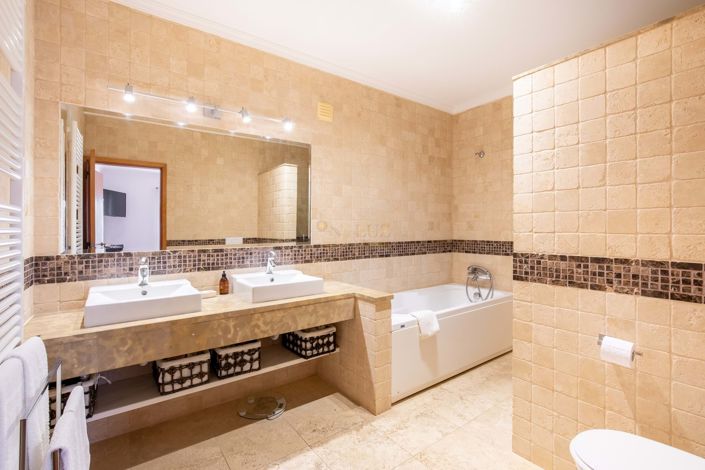 Image No.30-5 Bed Villa for sale