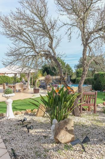 Image No.14-4 Bed Farmhouse for sale