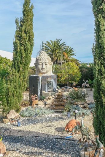 Image No.15-4 Bed Farmhouse for sale