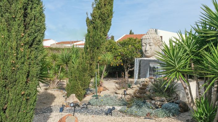 Image No.16-4 Bed Farmhouse for sale