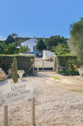 Image No.18-4 Bed Farmhouse for sale