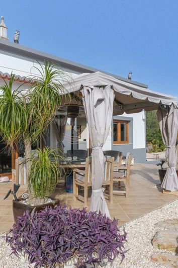 Image No.20-4 Bed Farmhouse for sale