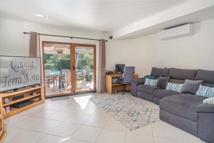 Image No.27-4 Bed Farmhouse for sale