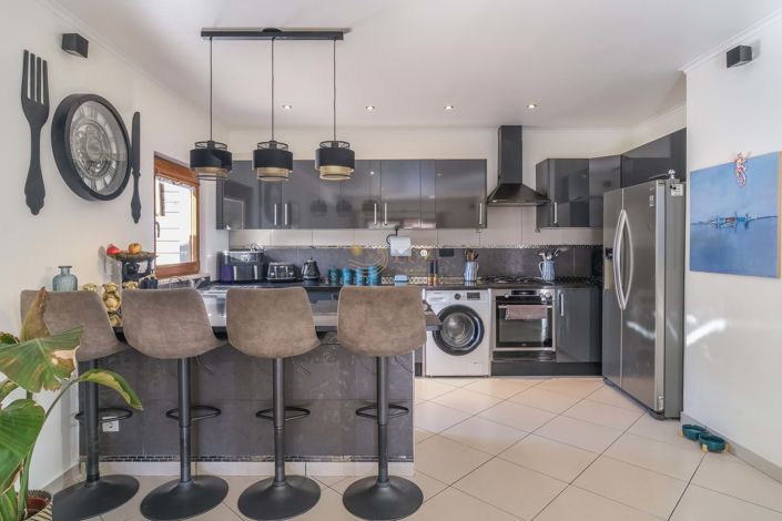 Image No.32-4 Bed Farmhouse for sale