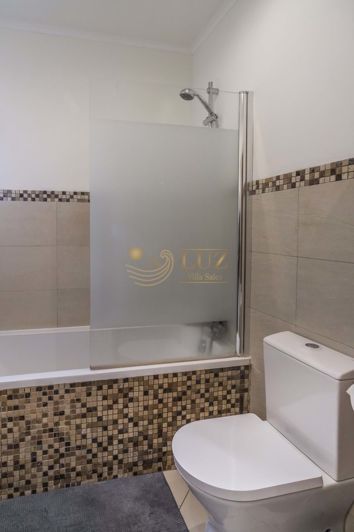 Image No.41-4 Bed Farmhouse for sale