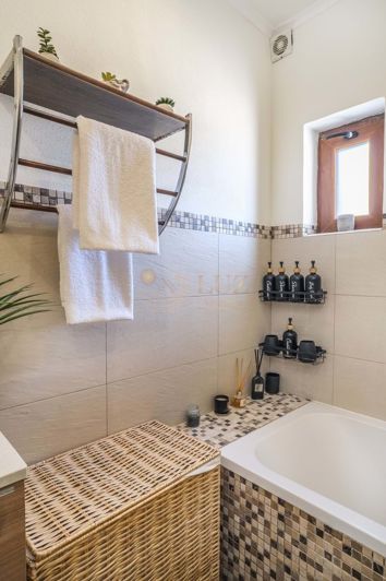 Image No.42-4 Bed Farmhouse for sale