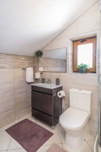 Image No.52-4 Bed Farmhouse for sale