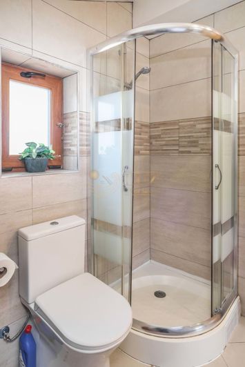 Image No.53-4 Bed Farmhouse for sale