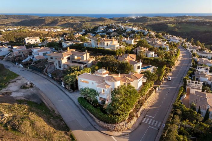 Image No.10-4 Bed Villa for sale