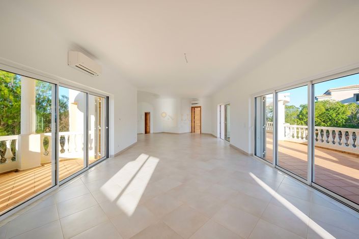 Image No.20-4 Bed Villa for sale