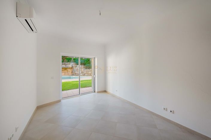 Image No.32-4 Bed Villa for sale