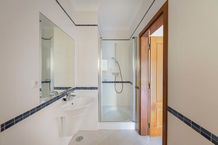 Image No.37-4 Bed Villa for sale