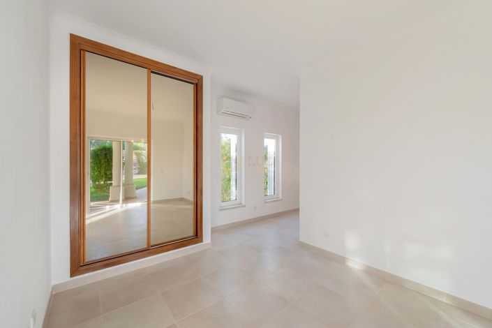 Image No.39-4 Bed Villa for sale