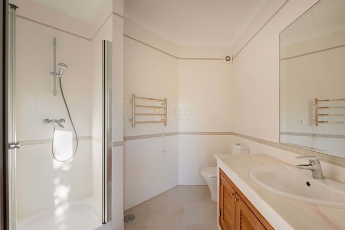 Image No.40-4 Bed Villa for sale