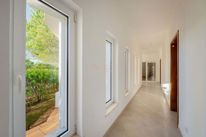 Image No.42-4 Bed Villa for sale