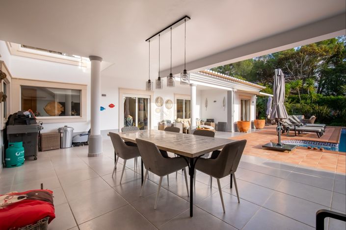 Image No.10-5 Bed Villa for sale