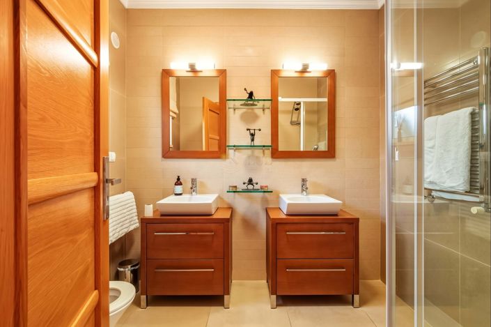 Image No.27-5 Bed Villa for sale