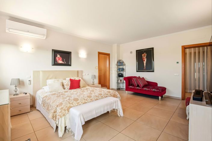 Image No.37-5 Bed Villa for sale