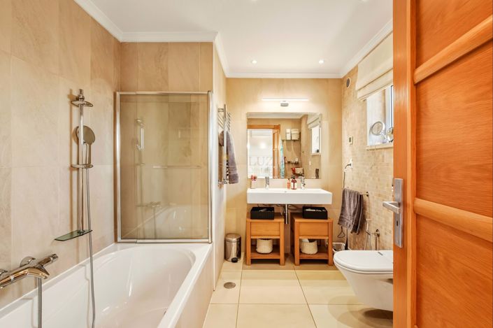 Image No.40-5 Bed Villa for sale