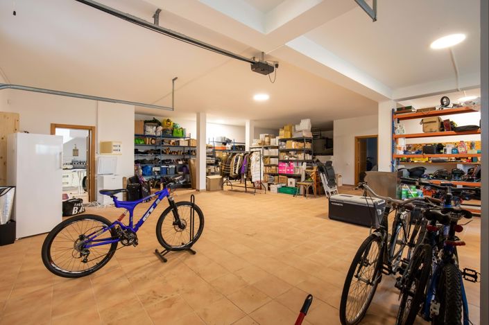 Image No.57-5 Bed Villa for sale