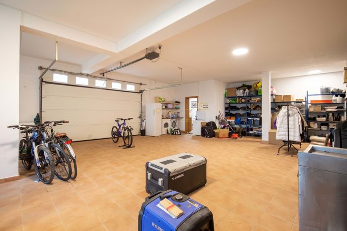 Image No.58-5 Bed Villa for sale