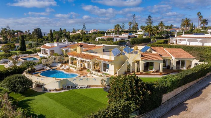 Image No.2-4 Bed Villa for sale