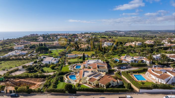 Image No.3-4 Bed Villa for sale
