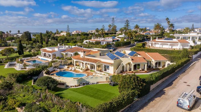 Image No.3-4 Bed Villa for sale