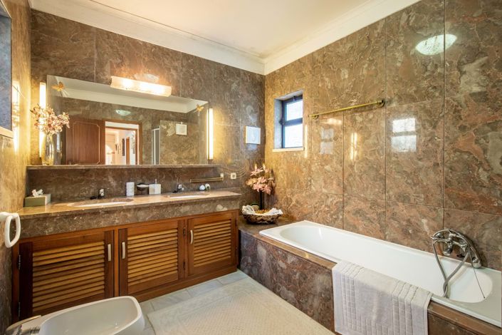 Image No.52-4 Bed Villa for sale