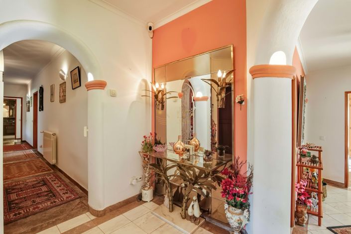 Image No.58-4 Bed Villa for sale