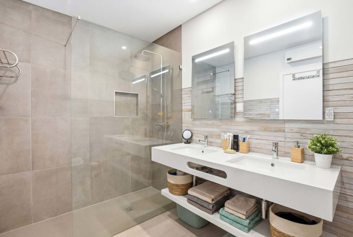 Image No.33-2 Bed Villa for sale