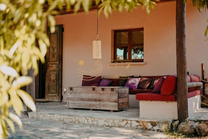 Image No.29-3 Bed Farmhouse for sale