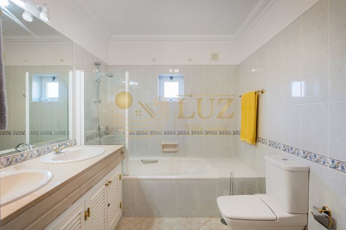 Image No.29-4 Bed Villa for sale