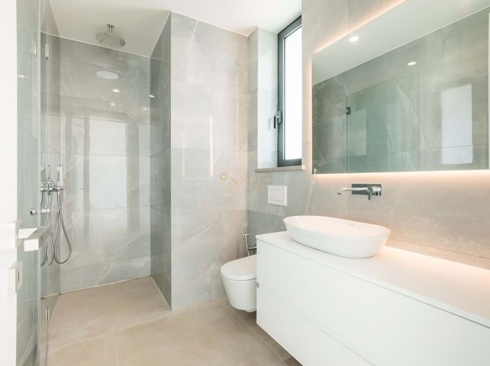 Image No.17-4 Bed Villa for sale