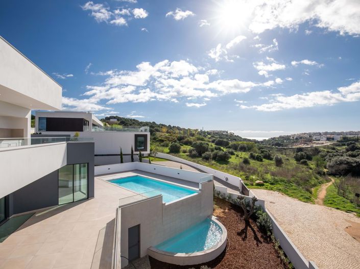 Image No.2-4 Bed Villa for sale