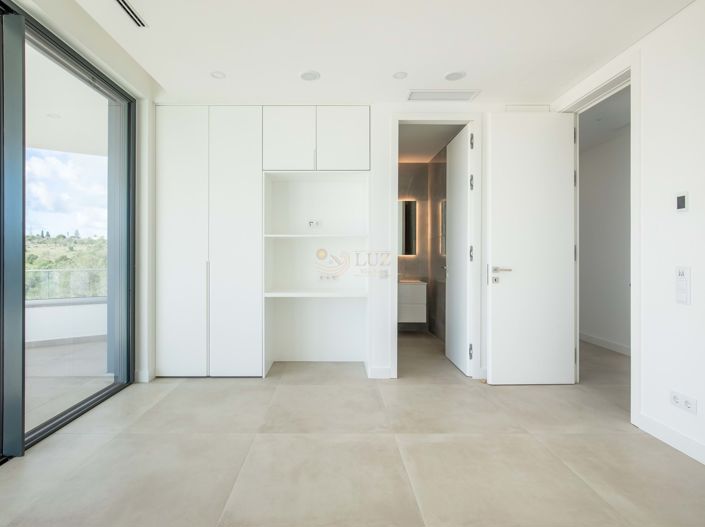 Image No.21-4 Bed Villa for sale