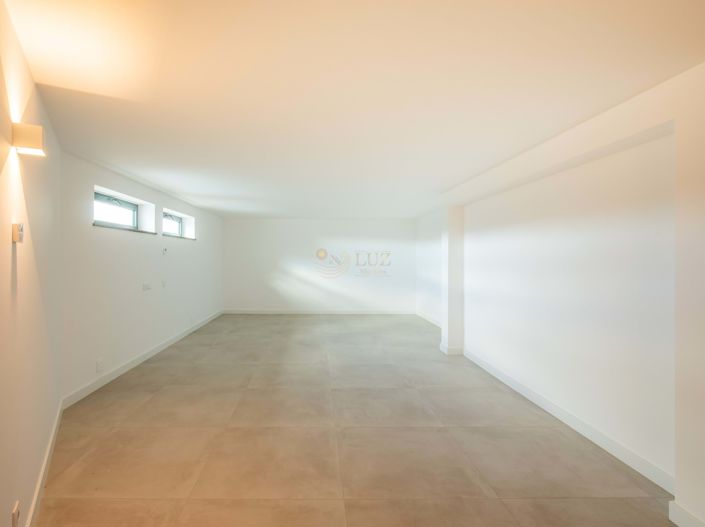 Image No.40-4 Bed Villa for sale