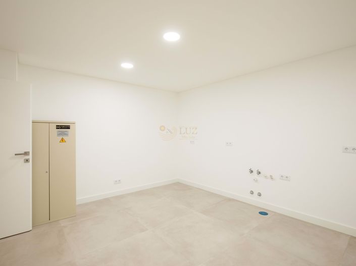 Image No.44-4 Bed Villa for sale